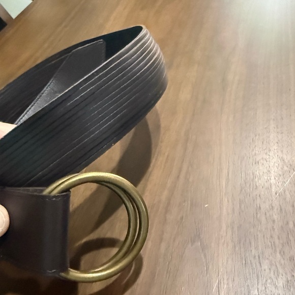 Lucky Brand brown Belt with Gold/brass colored Buckle - Picture 3 of 7
